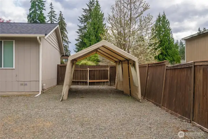 Extra cover space and room to put RV/ Boat