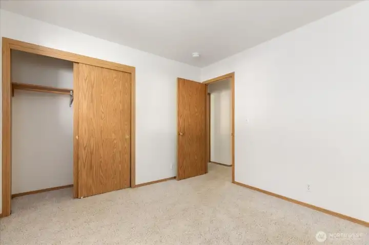 Guest bedroom closet