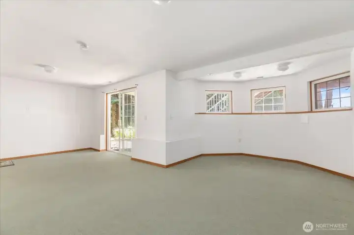 Large room ready for your ideas.