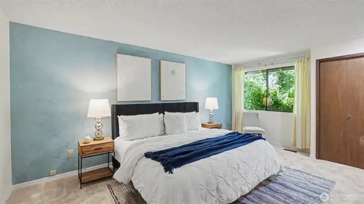 Retreat to the primary suite with a private bath! Retreat to the primary suite with a private bath!
