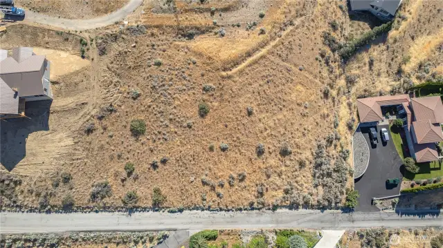Sweeping Columbia River views from this rare .99-acre lot in Wenatchee’s desirable Solstice Lane community.