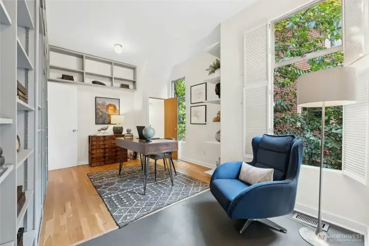 Spacious office or guest room