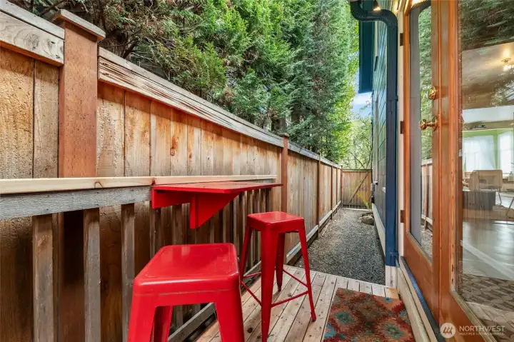 Side deck and yard - great happy hour spot!