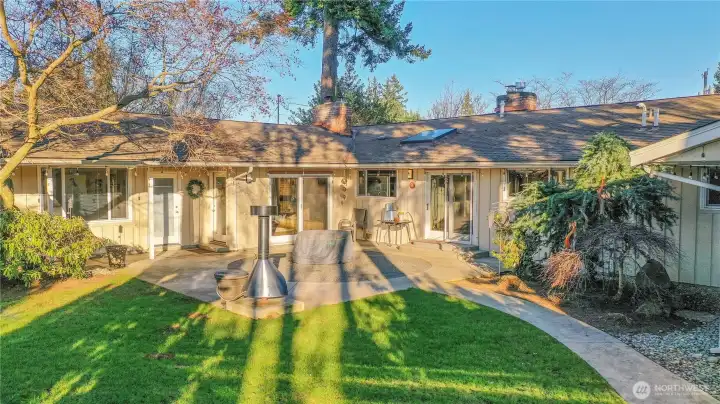 Kirk was a defining force behind the iconic Northwest Modern movement, known for artful craftsmanship, harmony with nature, and enduring design.ceiling windows intentionally placed to harvest natural light during the Pacific Northwest’s darker months.