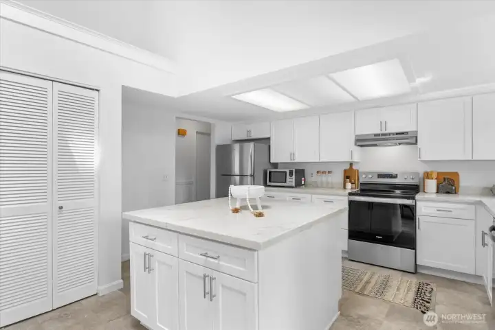 Bright kitchen with center Island