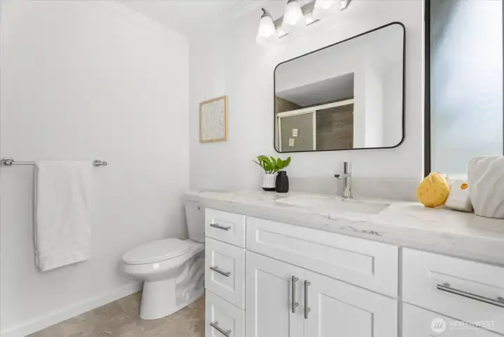 Ensuite bath with shower