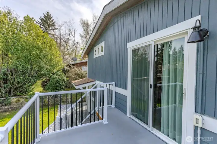 Your own personal deck w/own entrance.