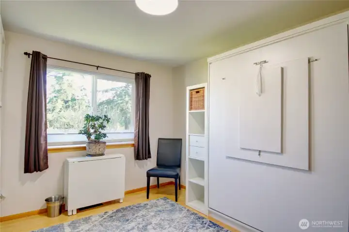Second bedroom with murphy bed