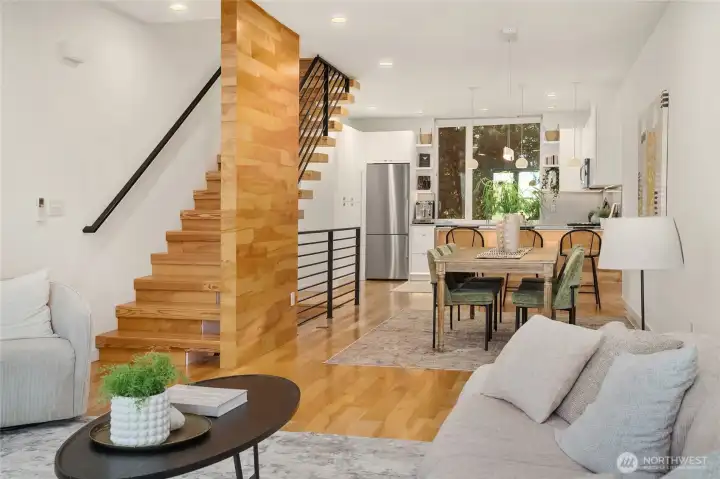 10 foot ceilings throughout main level 10 foot ceilings throughout main level