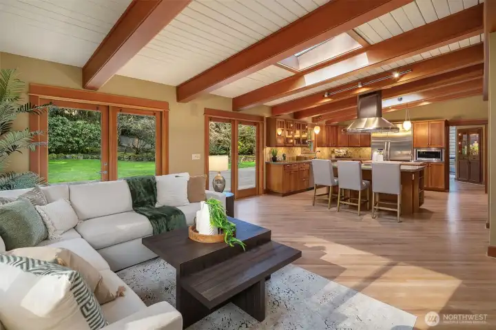Abundance of natural light in all seasons