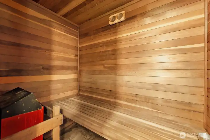Clubhouse - Sauna