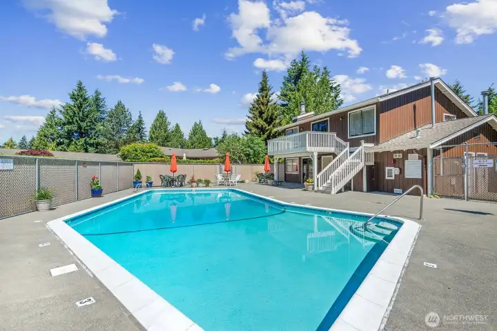 Clubhouse - Pool