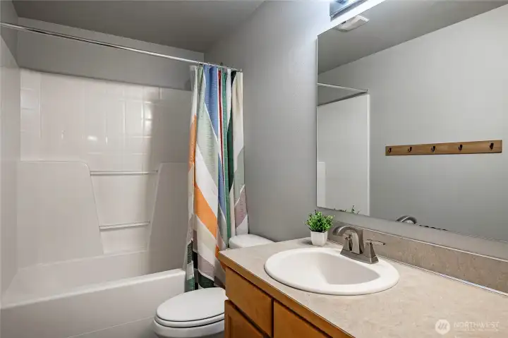 guest bathroom full bath