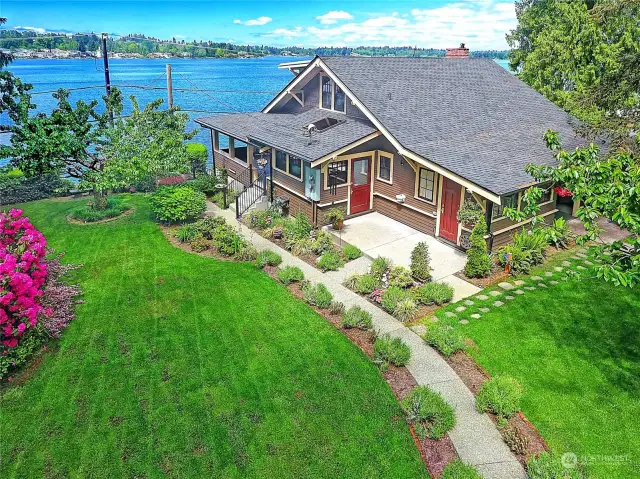 .96 Acre w/ 149' Waterfront w/ Sweeping Views over Lake Stevens~