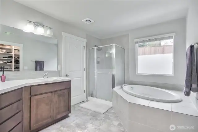 Soaking bathtub and shower