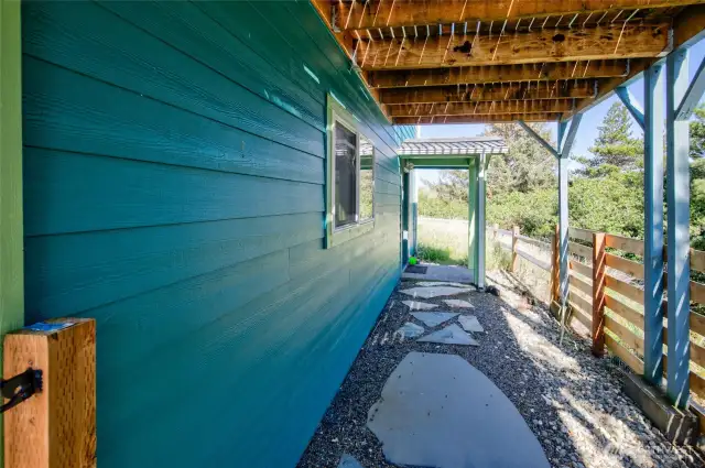 Fenced side entry
