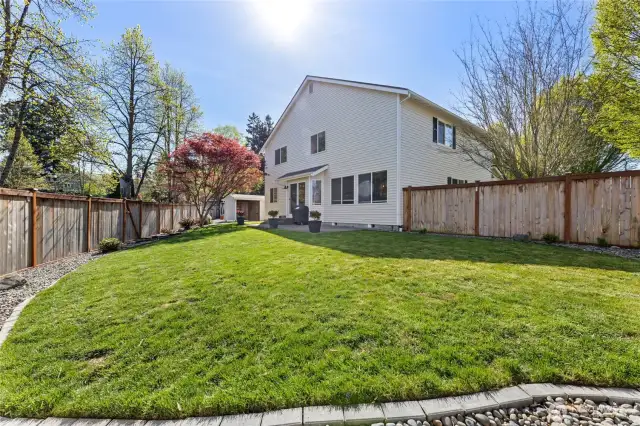 Large Fully Fenced Yard