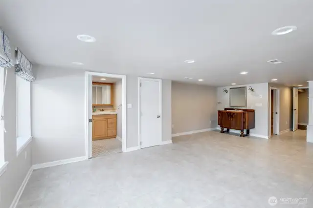 Huge living and entertaining space
