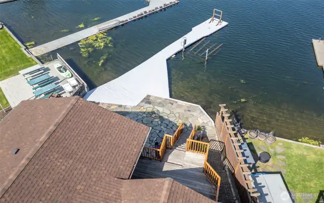 Rear view with long dock and boat lift