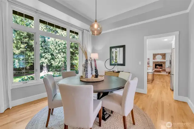 Stylish Dining Room overlooking the back yard. Very spacious, can accommodate large gatherings.