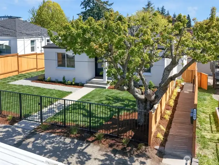 Walk path to Unit 8040 from the Street