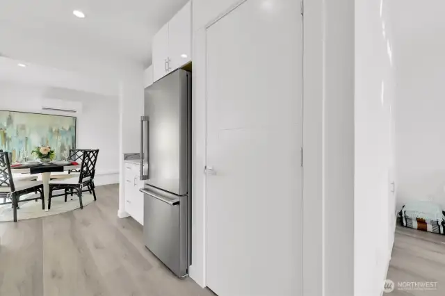 Dining & kitchen effortlessly connect - 8040 19th Ave NW, Seattle, WA 98117