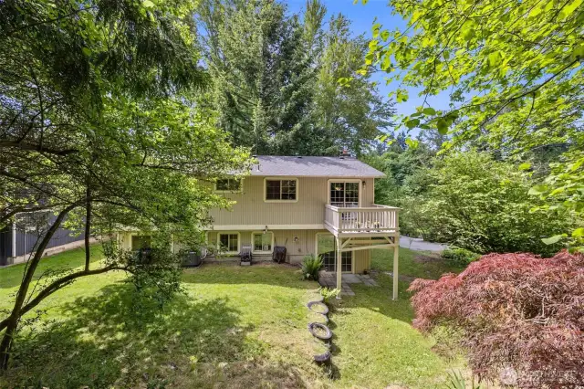 Enjoy your morning coffee or BBQ with guests on this deck!