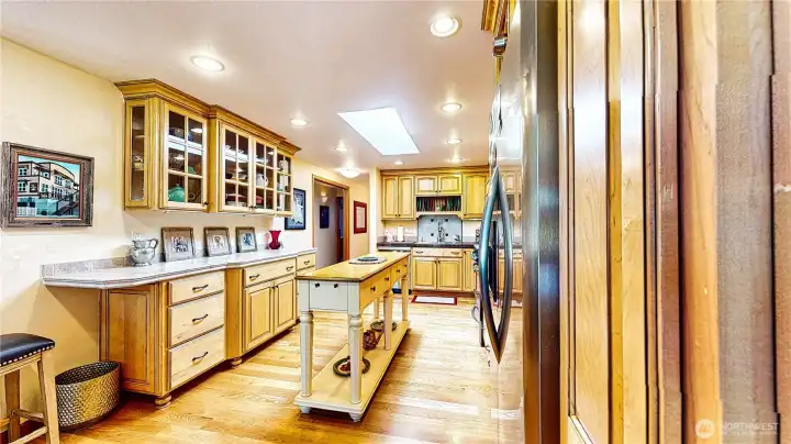 From Dining to Kitchen
