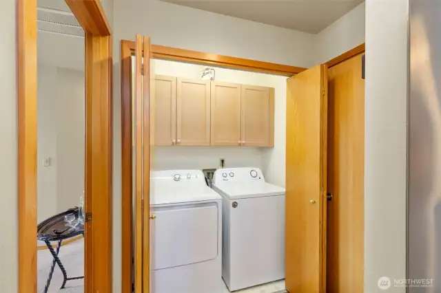 Laundry, all appliances stay