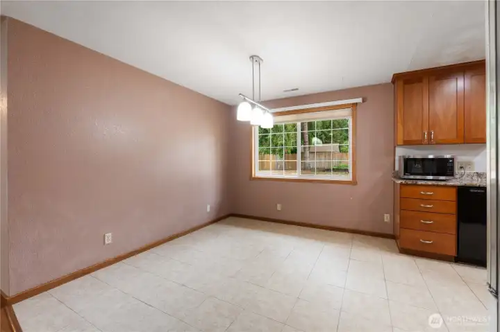 Kitchen eating area