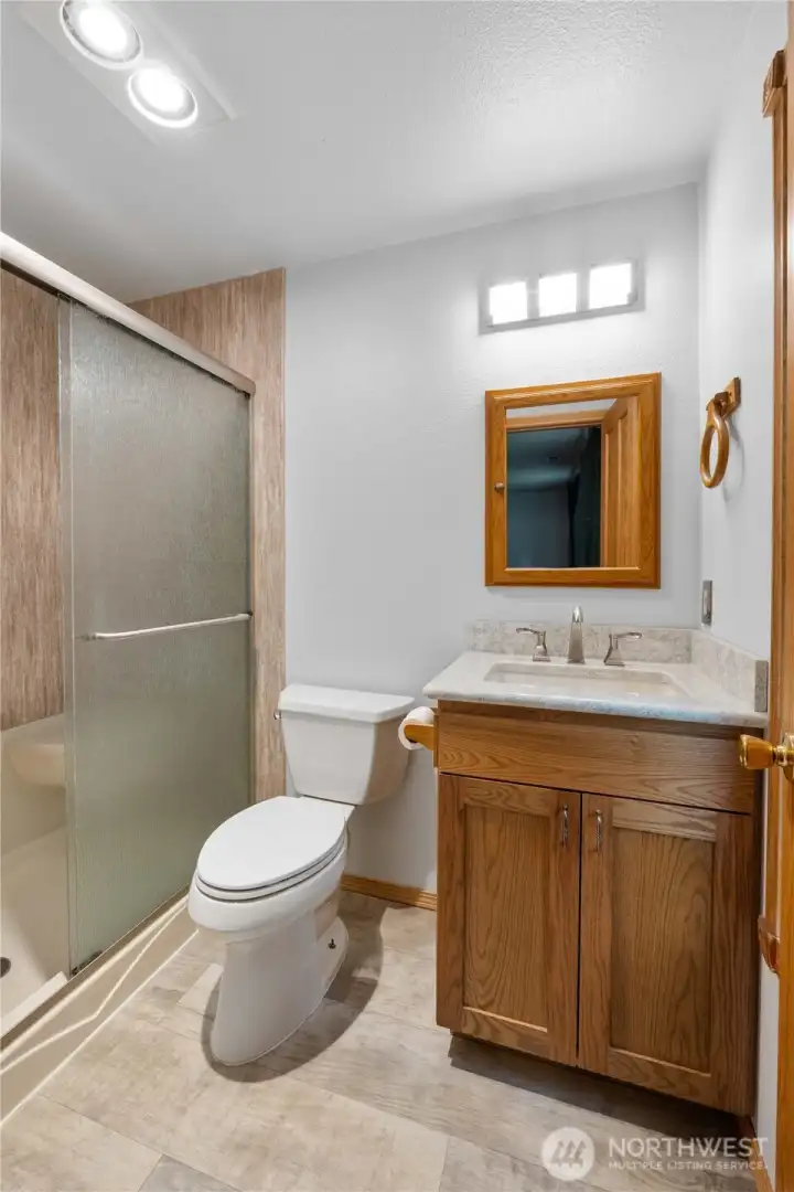 Updated primary en suite