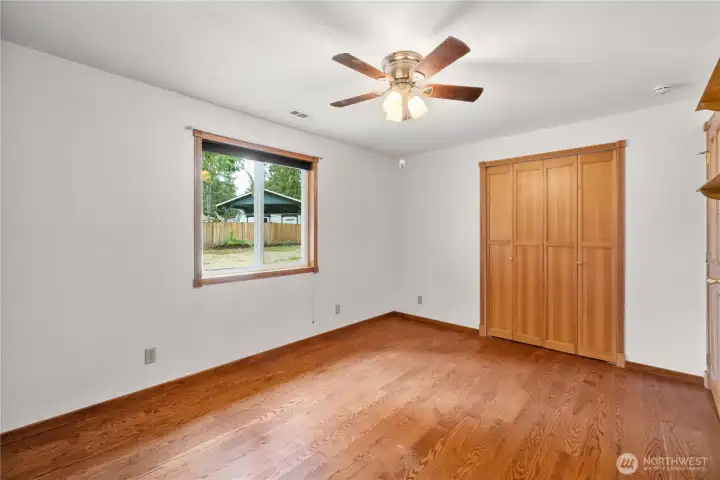 Large BR 1, ceiling fan