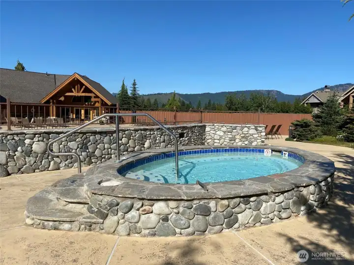 Roslyn Ridge Activity Center offers pool, hot tub, sport courts, spacious lawn, and exercise room.