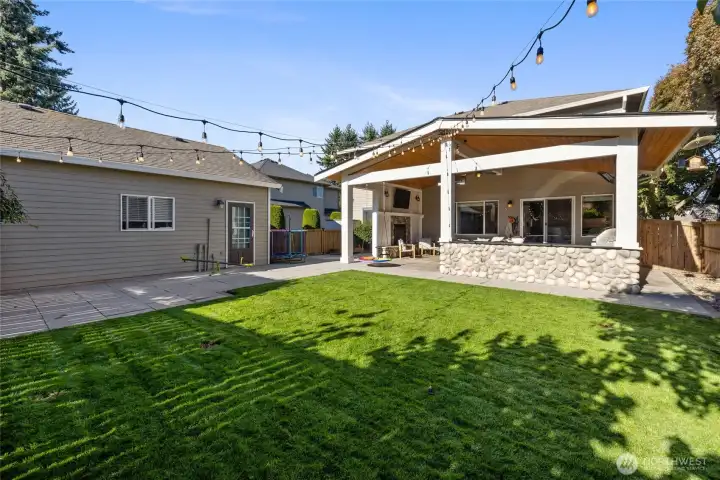 Detached 2 car garage and outdoor living/entertaining room