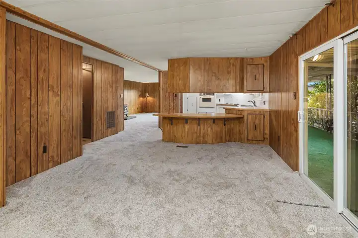 Spacious family room with new carpet