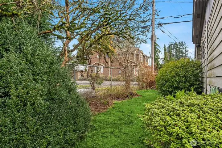 Small back/front yard is fully fenced.