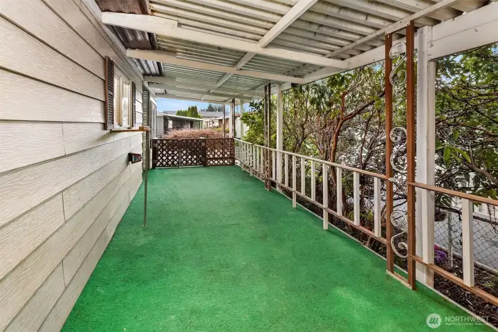 Big covered deck off of family room.