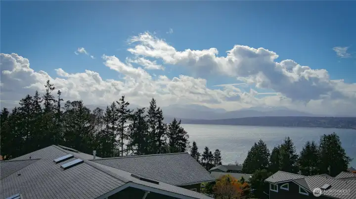 No height restricted on this lot so get these views