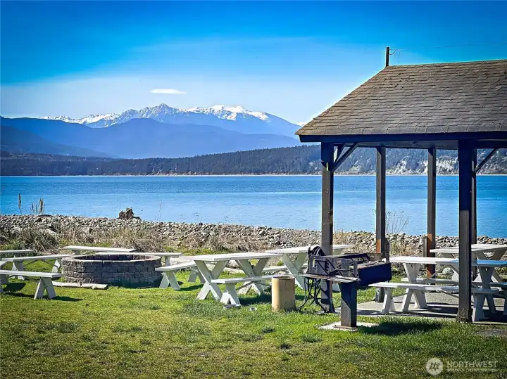 Lovely place to walk, picnic, sunbathe, etc.