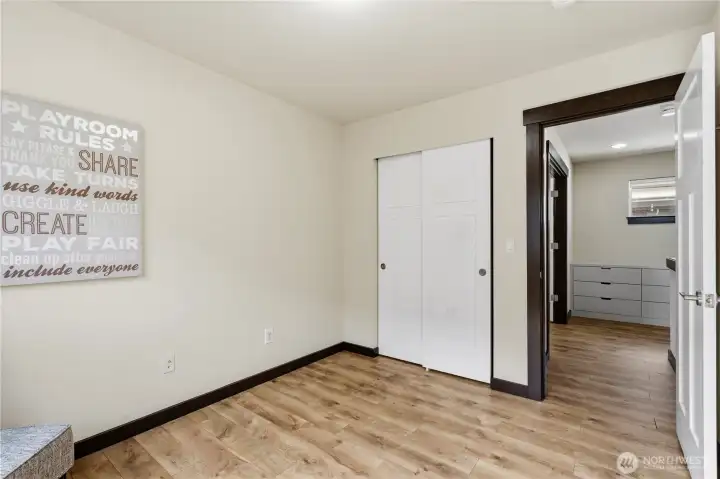 2nd bedroom