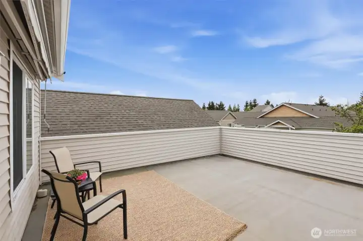 Relax on the roof deck