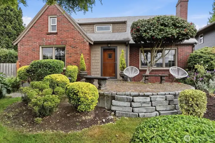 Welcome to this classic 1920's Tudor in sought-after Magnolia!
