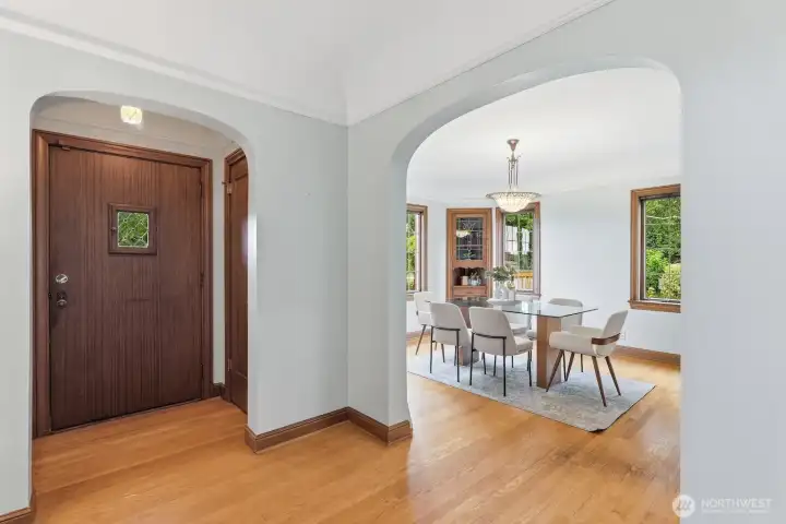 Coved ceilings add architectural charm and design interest, and let light flow easily between rooms.