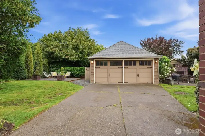 No shortage of parking here - between the detached garage and the long driveway, you've got space for multiple vehicles here, plus all your other projects and hobbies.