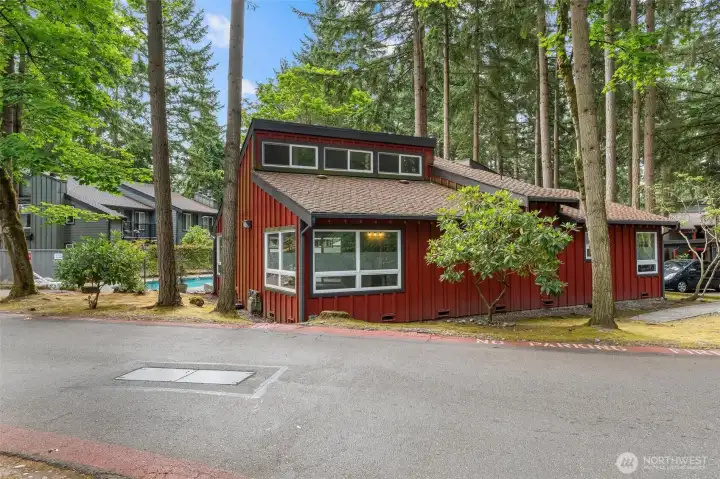 Community clubhouse available for residents. Community clubhouse available for residents.