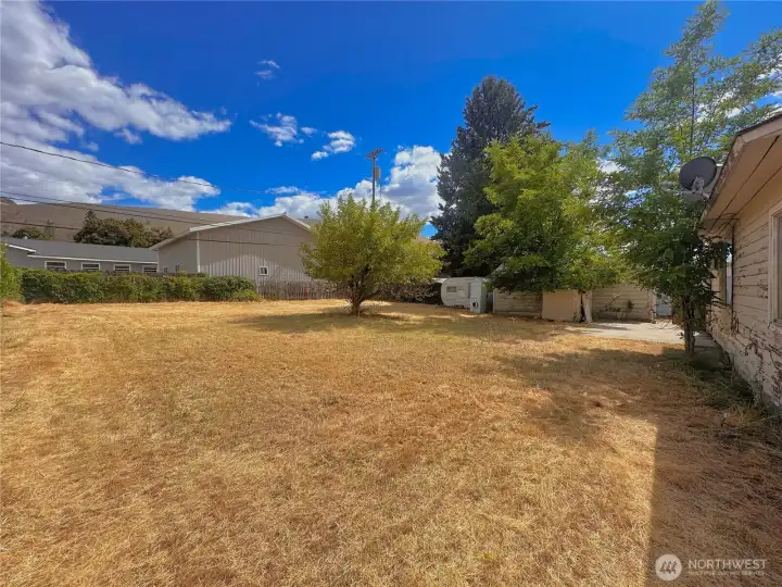 Large level fenced backyard Large level fenced backyard