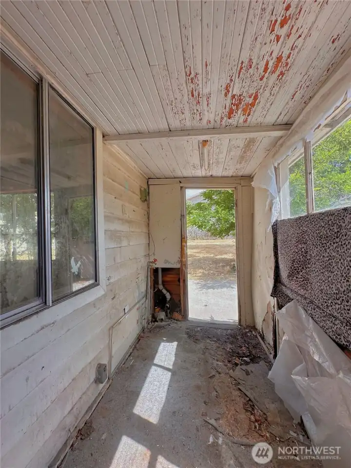 Front porch with laundry hookups Front porch with laundry hookups