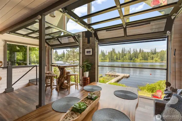 Open to the outside - bring in the fresh air, listen to the sounds of nature!