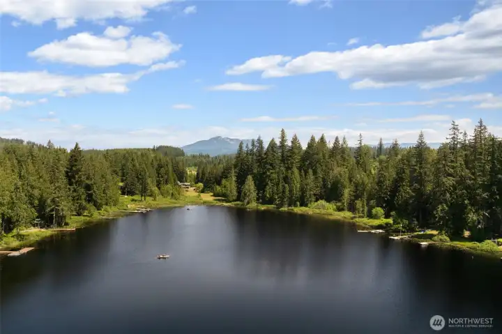 Mountain views from the center of the lake.