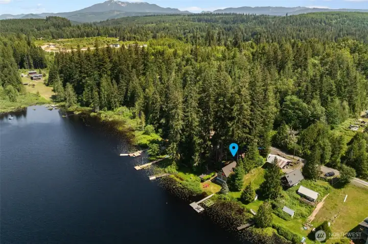 Mountains, forests and lake! What more could you wish for?